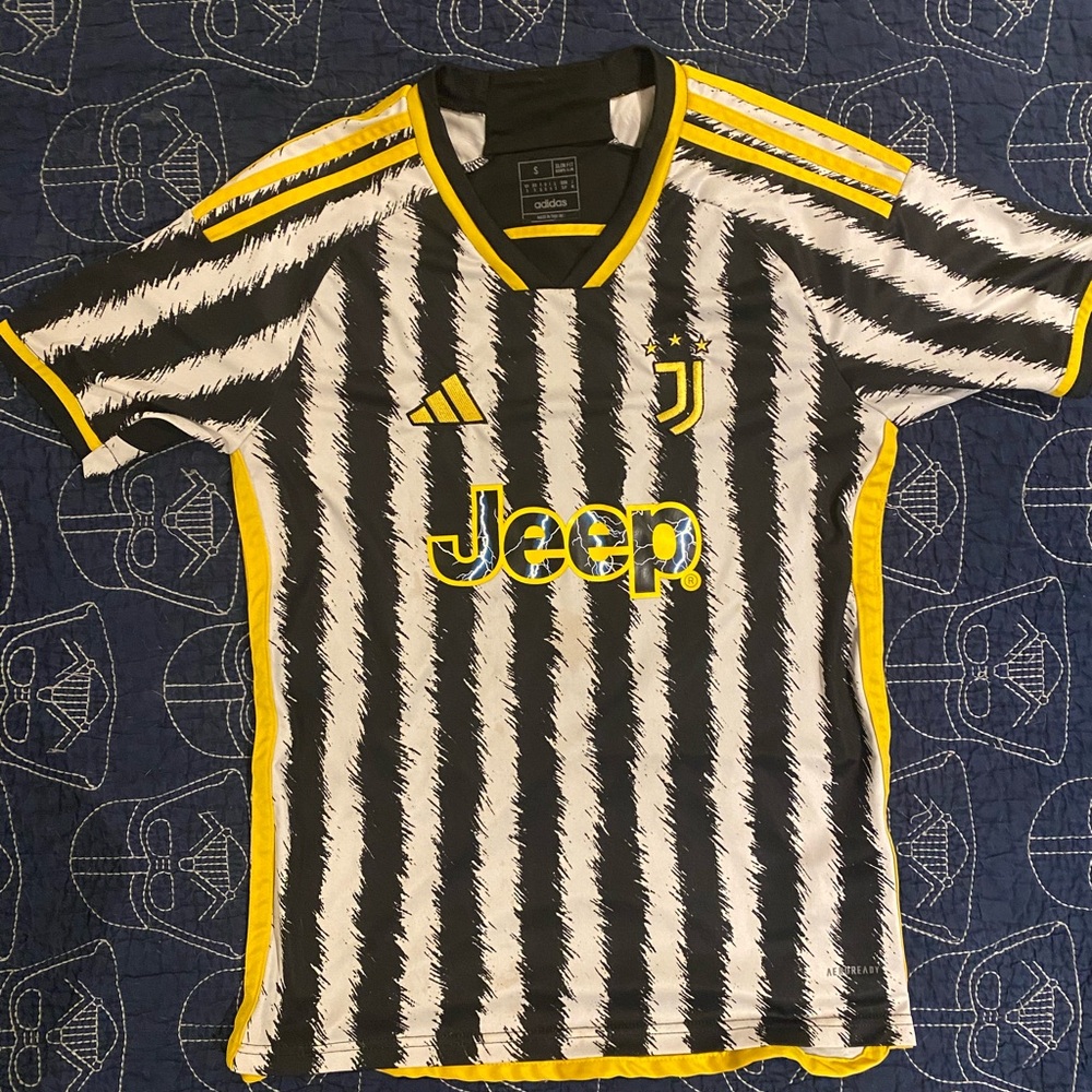 Men’s Adidas Small Chiesa Juventus Soccer Jersey - Black, White, yellow